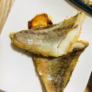 フライパンで赤魚の塩焼き